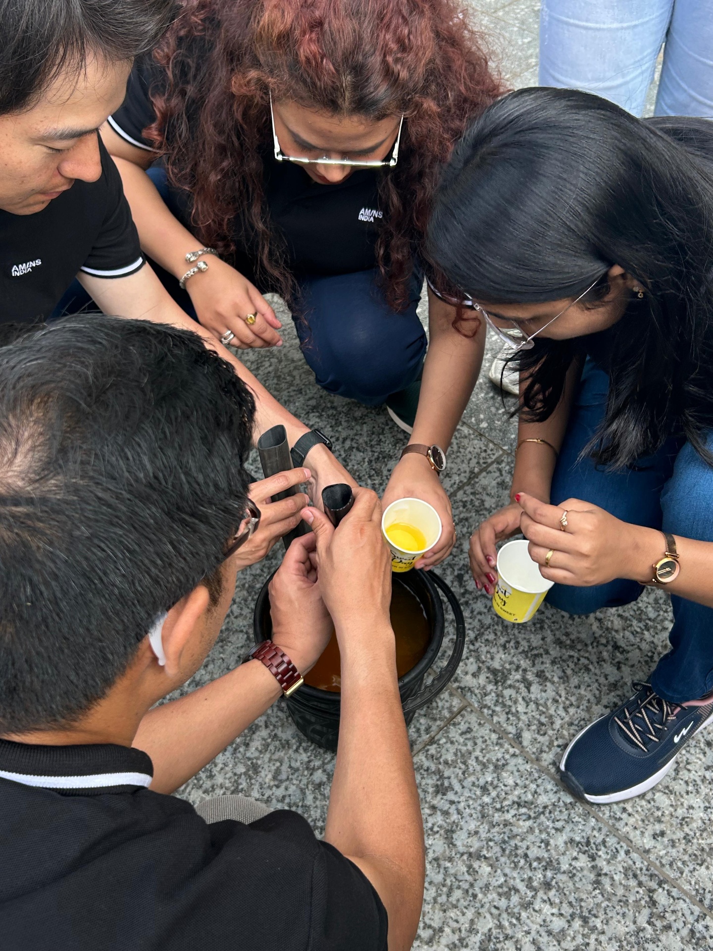Hands in - the puzzle of collaboration